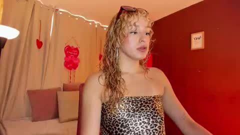 Snapshot of wini_fer chatting on 02.08.26 Wini Fer online show from 02.08.26