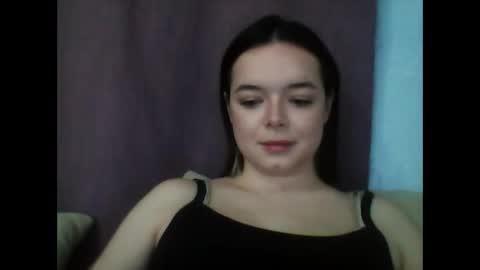 Snapshot of winter__white_rose chatting on 02.05.25 Emma online show from 02.05.25