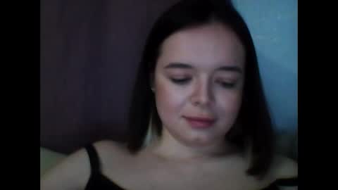 Snapshot of winter__white_rose chatting on 02.06.25 Emma online show from 02.06.25