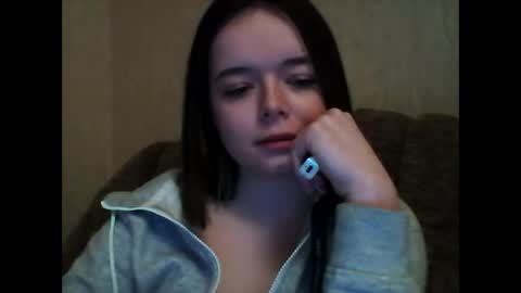 Snapshot of winter__white_rose chatting on 02.10.25 Emma online show from 02.10.25