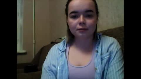 Snapshot of winter__white_rose chatting on 02.13.25 Emma online show from 02.13.25