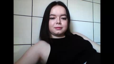 Snapshot of winter__white_rose chatting on 02.24.25 Emma online show from 02.24.25