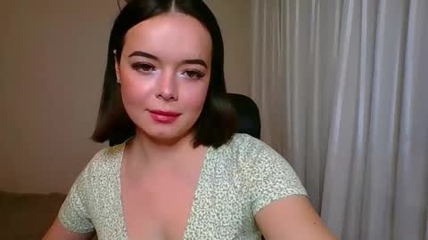 Snapshot of winter__white_rose chatting on 09.24.25 Emma online show from 09.24.25