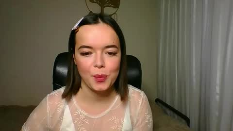 Snapshot of winter__white_rose chatting on 09.25.25 Emma online show from 09.25.25