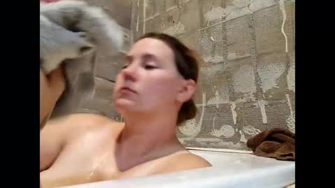 Wisteria online show from 10.08.25