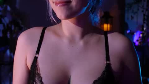 Snapshot of witch_fiona chatting on 12.17.25 Goddess of two strapons - Mr. long Don Mr. Pinky online show from 12.17.25