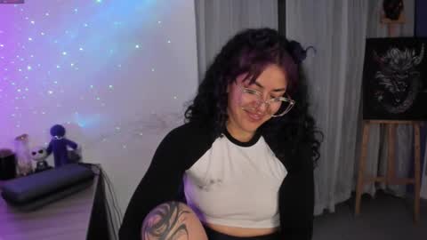     Luna Violeta  A r t i s t  online show from 02.25.25