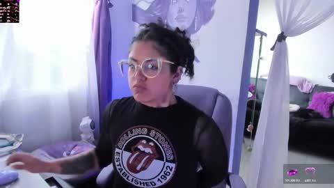     Luna Violeta  A r t i s t  online show from 10.17.25