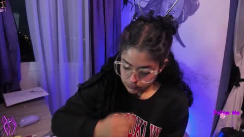     Luna Violeta  A r t i s t  online show from 11.20.25