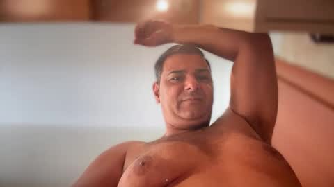 Snapshot of witebull83 chatting on 03.30.26 Witebull online show from 03.30.26