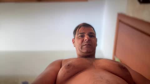 Snapshot of witebull83 chatting on 03.31.26 Witebull online show from 03.31.26