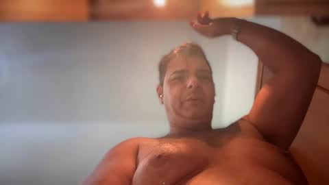 Snapshot of witebull83 chatting on 04.05.26 Witebull online show from 04.05.26