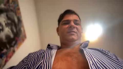 Snapshot of witebull83 chatting on 04.08.26 Witebull online show from 04.08.26