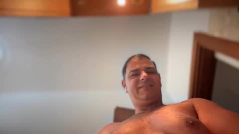 Snapshot of witebull83 chatting on 04.10.26 Witebull online show from 04.10.26