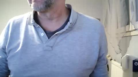 Snapshot of wizz_me chatting on 03.19.26 wizz_me online show from 03.19.26