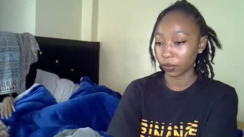 Snapshot of wizzia_khalifa chatting on 01.08.25 girlie o online show from 01.08.25