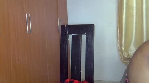 Snapshot of wizzia_khalifa chatting on 02.21.25 girlie o online show from 02.21.25