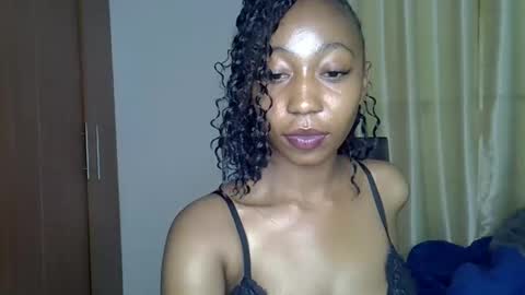 Snapshot of wizzia_khalifa chatting on 02.26.25 girlie o online show from 02.26.25