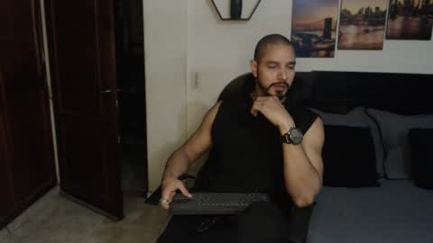 Magnus Dark independent model online show from 01.07.25