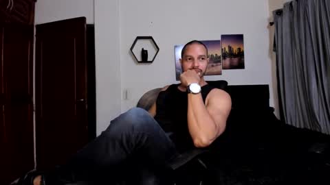 Magnus Dark independent model online show from 09.24.25