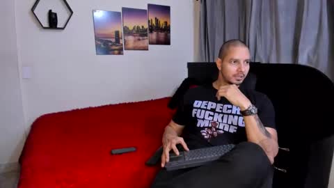 Magnus Dark independent model online show from 04.06.26