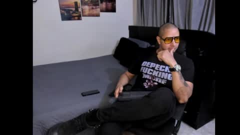 Magnus Dark independent model online show from 06.05.26