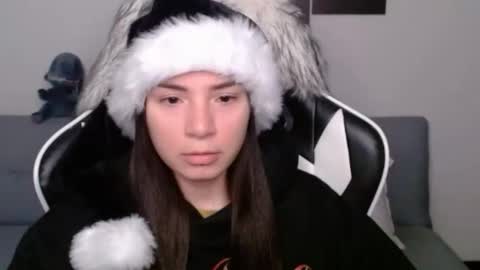 Snapshot of wolfs_daughter chatting on 12.02.24 Alex online show from 12.02.24
