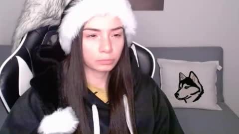 Snapshot of wolfs_daughter chatting on 12.03.24 Alex online show from 12.03.24