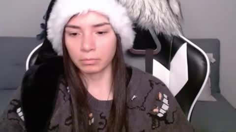 Snapshot of wolfs_daughter chatting on 12.05.24 Alex online show from 12.05.24