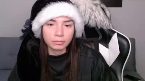 Snapshot of wolfs_daughter chatting on 12.09.24 Alex online show from 12.09.24