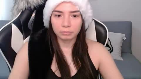 Snapshot of wolfs_daughter chatting on 12.14.24 Alex online show from 12.14.24