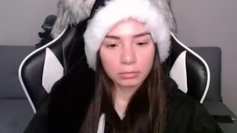 Snapshot of wolfs_daughter chatting on 12.15.24 Alex online show from 12.15.24