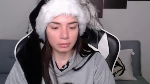 Snapshot of wolfs_daughter chatting on 12.23.24 Alex online show from 12.23.24