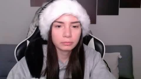 Snapshot of wolfs_daughter chatting on 12.25.24 Alex online show from 12.25.24
