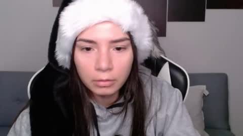 Snapshot of wolfs_daughter chatting on 12.26.24 Alex online show from 12.26.24