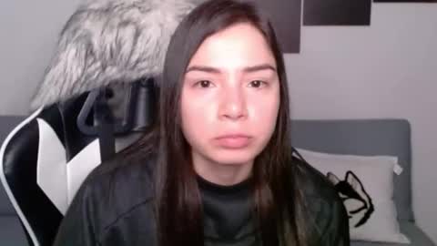 Snapshot of wolfs_daughter chatting on 01.04.25 Alex online show from 01.04.25