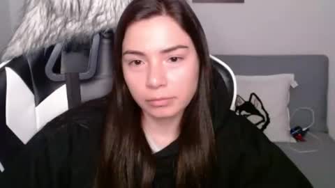 Snapshot of wolfs_daughter chatting on 01.15.25 Alex online show from 01.15.25