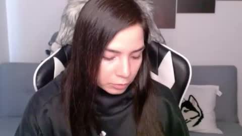 Snapshot of wolfs_daughter chatting on 01.17.25 Alex online show from 01.17.25