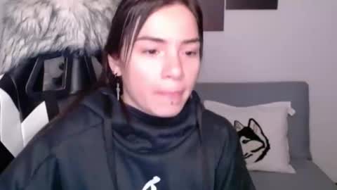 Snapshot of wolfs_daughter chatting on 01.23.25 Alex online show from 01.23.25