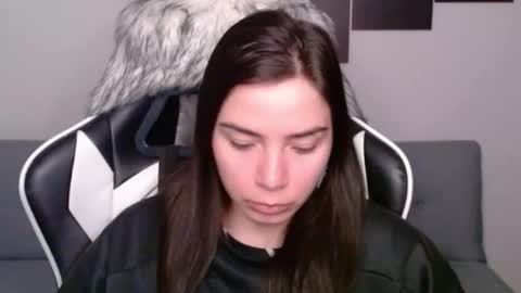 Snapshot of wolfs_daughter chatting on 01.26.25 Alex online show from 01.26.25