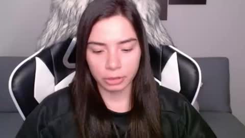 Snapshot of wolfs_daughter chatting on 01.28.25 Alex online show from 01.28.25