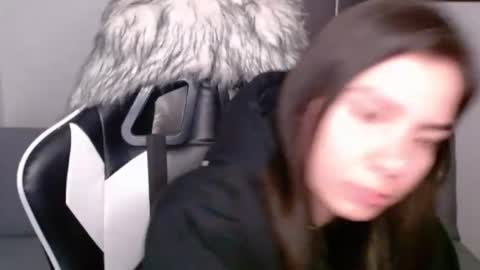 Snapshot of wolfs_daughter chatting on 02.07.25 Alex online show from 02.07.25