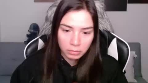 Snapshot of wolfs_daughter chatting on 02.09.25 Alex online show from 02.09.25