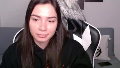 Snapshot of wolfs_daughter chatting on 02.10.25 Alex online show from 02.10.25