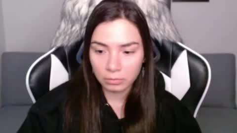 Snapshot of wolfs_daughter chatting on 02.13.25 Alex online show from 02.13.25