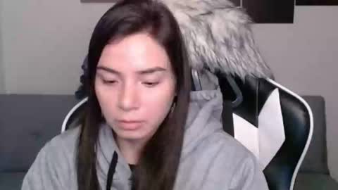 Snapshot of wolfs_daughter chatting on 02.19.25 Alex online show from 02.19.25