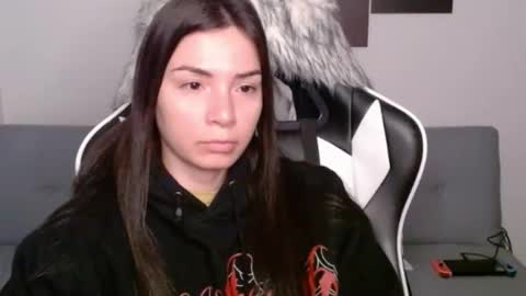 Snapshot of wolfs_daughter chatting on 02.23.25 Alex online show from 02.23.25