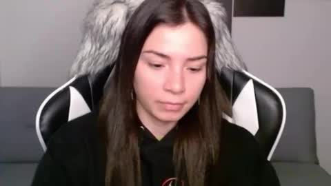 Snapshot of wolfs_daughter chatting on 02.25.25 Alex online show from 02.25.25