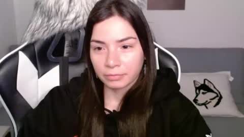 Snapshot of wolfs_daughter chatting on 03.03.25 Alex online show from 03.03.25