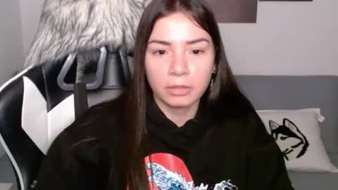 Snapshot of wolfs_daughter chatting on 03.04.25 Alex online show from 03.04.25